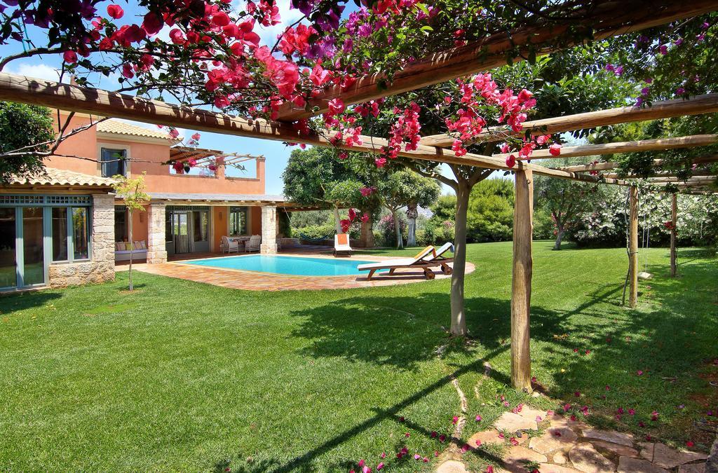 Vouliagmeni Villa アテネ エクステリア 写真